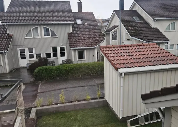 Cozy 3-bedroom In Forus Apartamento